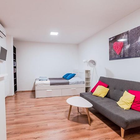 Central Studio Boulevard Budapest Exterior photo